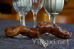 吃西餐为什么喝红酒，西餐为什么要喝不同的酒