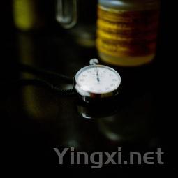 清纯美女变着法的喝白酒，真相或是网红表演给你看