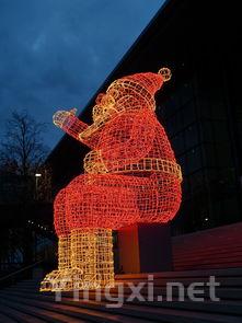 啤酒与节日庆典的氛围营造