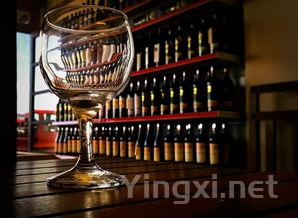 透视葡萄酒投资：文化、口感与金融价值的融合