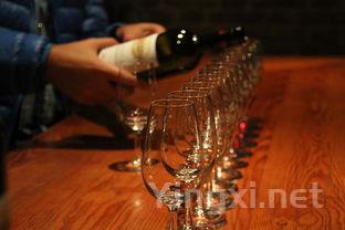 品味千年：嘉维DOCG，意大利白葡萄酒的传奇