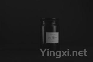 揭秘葡萄酒瓶颜色：绿色、棕色、白色有何不同？