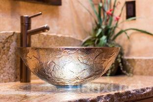 香槟酒瓶塞设计奥秘：为何选择“蘑菇状”？