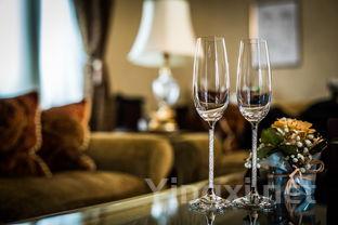 白酒品饮之道：畅饮无拘，细品有礼